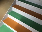 無認可保育園　階段塗装